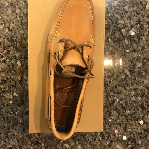 Sperry Topsider - Picture 2 of 3